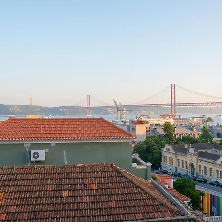 Apartment Tagus Sunrise In Estrela By Innkeeper *